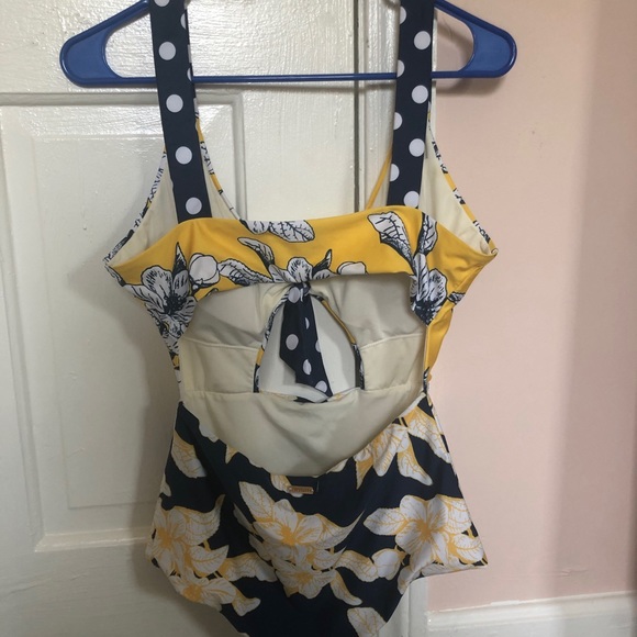 Anthropologie Large Swim - Picture 5 of 5